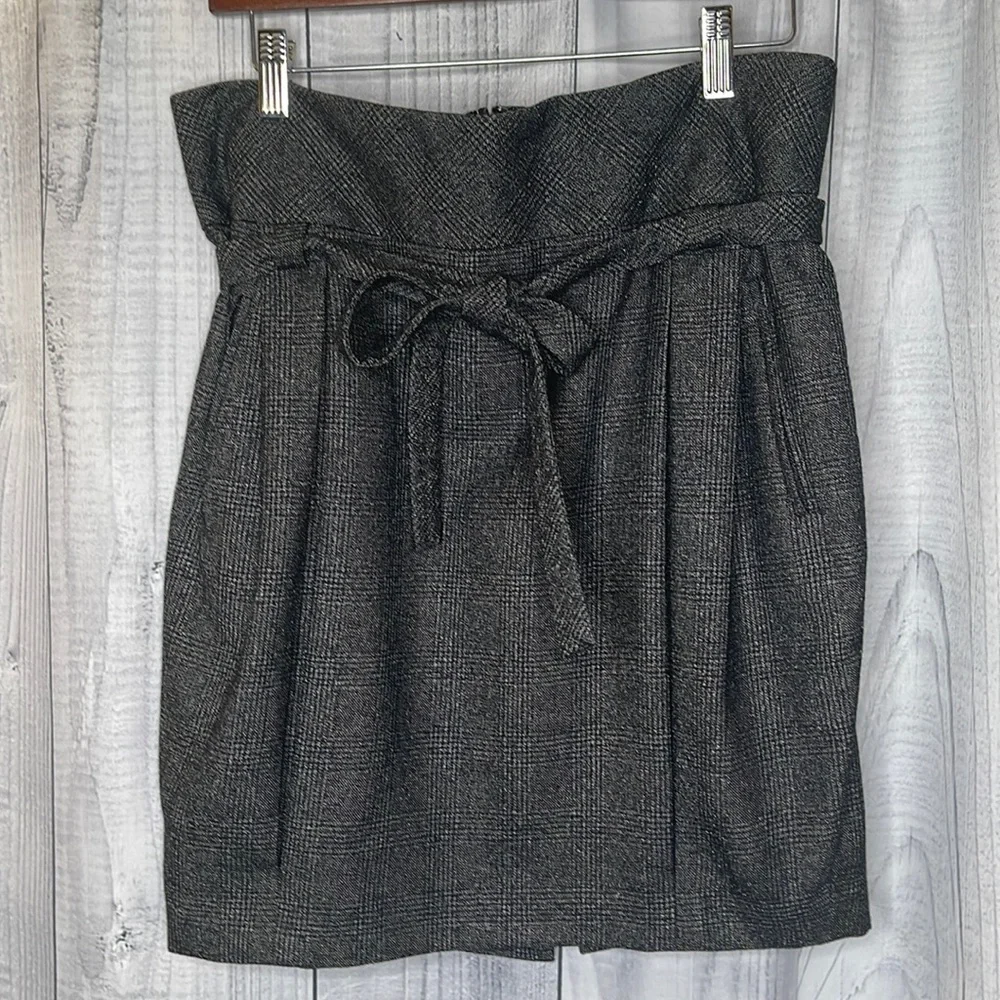 Club Monaco Wool Blend Paperbag Skirt Black & Gray Plaid Lined Academia Sz 8